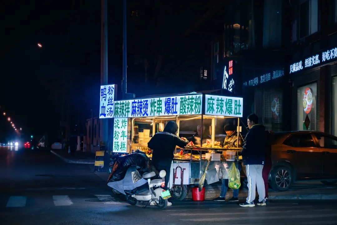 全北京都在追的广东路边摊,凭啥凌晨排队三小时