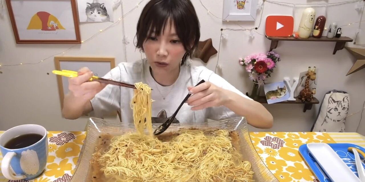 越寒酸越爱看,日韩吃播凭啥硬控中国网友